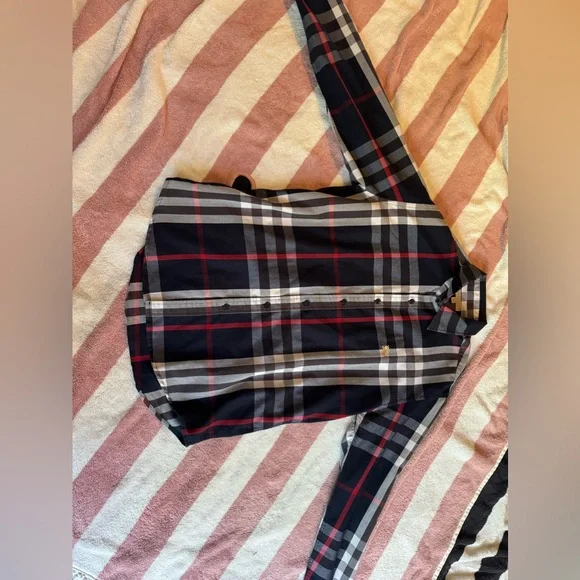 Button up Burberry - Picture 2 of 8